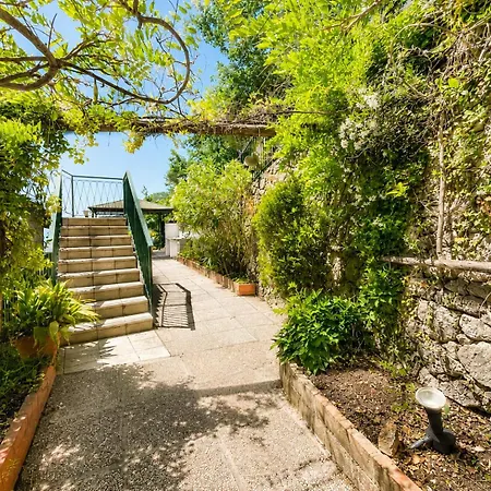 Hostdomus - La Terrazza Sul Mare Appartamento
